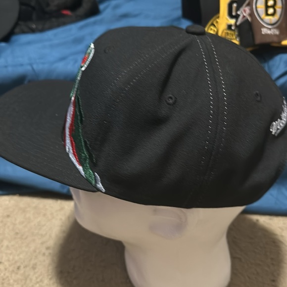 New Jersey Devils Hat - Picture 4 of 5